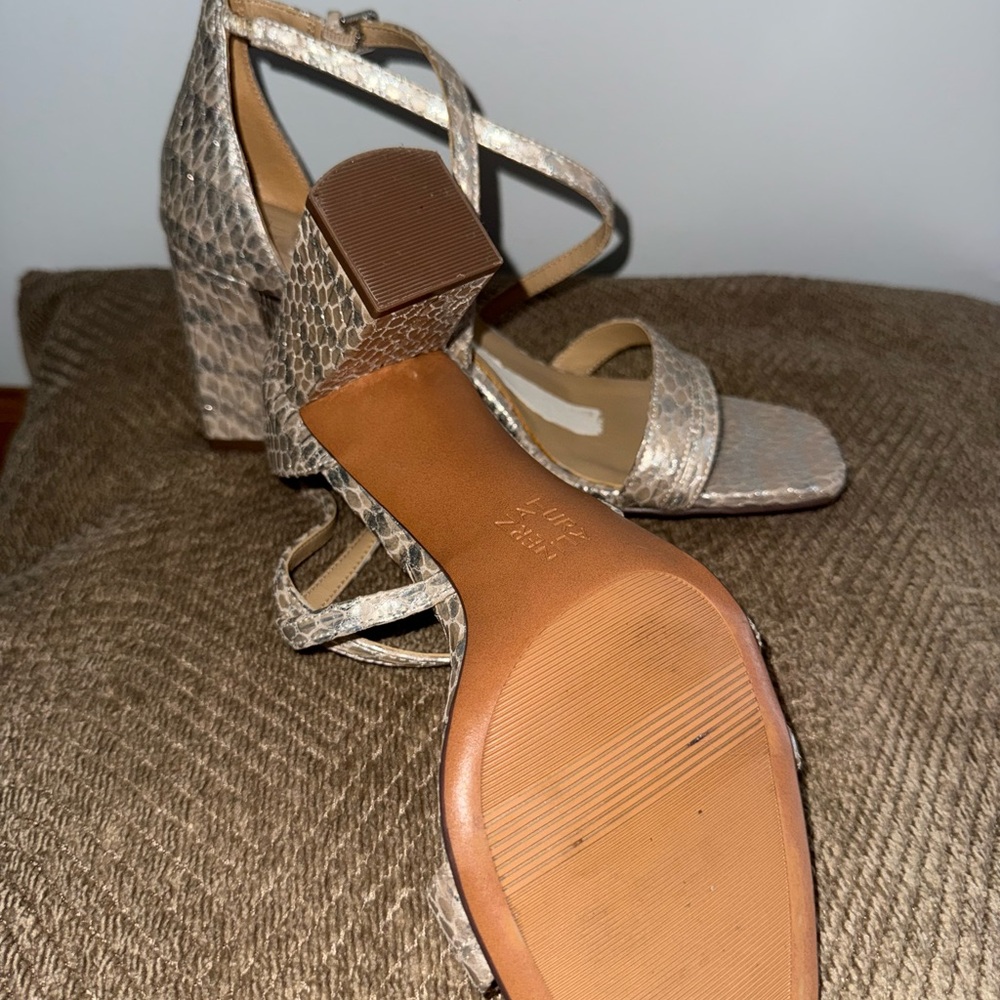 NATURALIZER Tiff Ankle Strap Sandals